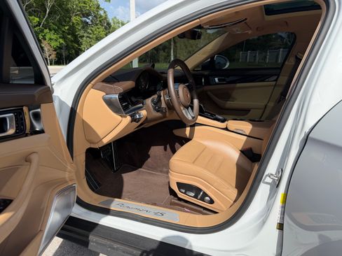 Used 2018 Porsche Panamera 4S AWD/4WD image 30