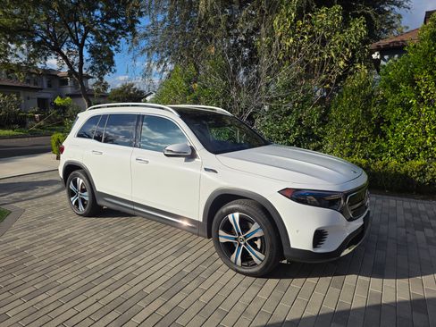 Used 2023 Mercedes-Benz EQB 350 4MATIC SUV w/ Exclusive Package image 4