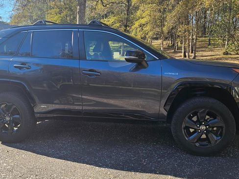 Used 2019 Toyota RAV4 XSE image 2