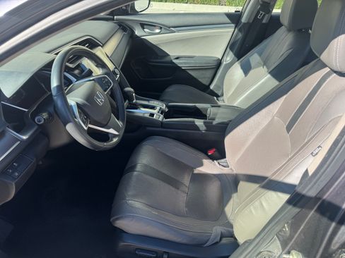 Used 2017 Honda Civic Touring image 6