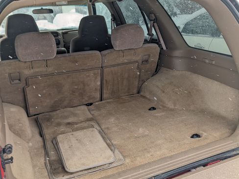 Used 2001 Chevrolet Blazer LS w/ Preferred Equipment Group image 15