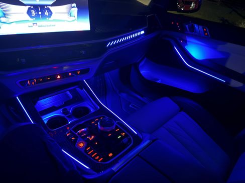 Used 2024 BMW X7 M60i w/ Executive Package image 9