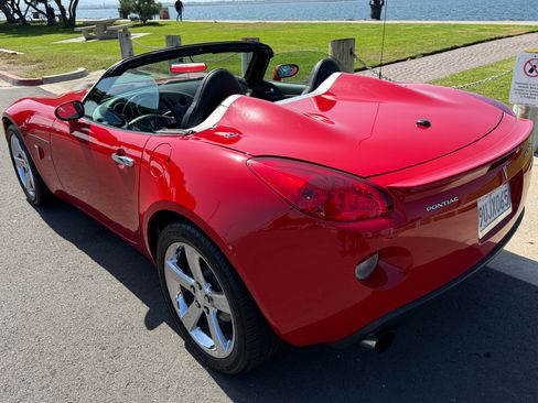 Used 2007 Pontiac Solstice GXP w/ Premium Package image 1