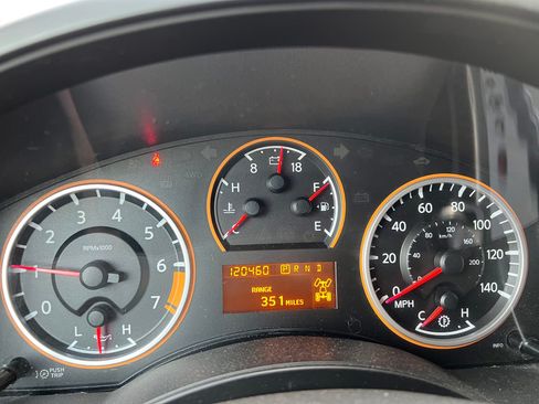 Used 2011 Nissan Titan SV w/ SV Premium Utility Pkg AWD/4WD image 9