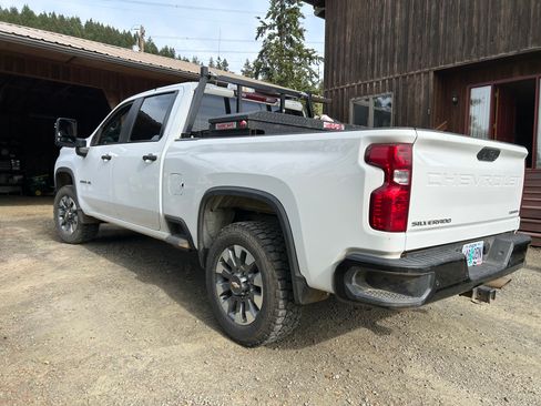 Used 2024 Chevrolet Silverado 2500 Custom w/ Custom Value Package AWD/4WD image 4