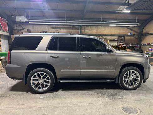 Used 2019 GMC Yukon Denali image 2