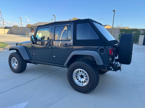 Used 2017 Jeep Wrangler Unlimited Sport image 4