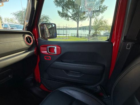 Used 2022 Jeep Wrangler Unlimited Sahara w/ LED Lighting Group image 10