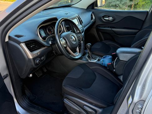Used 2015 Jeep Cherokee Latitude image 12