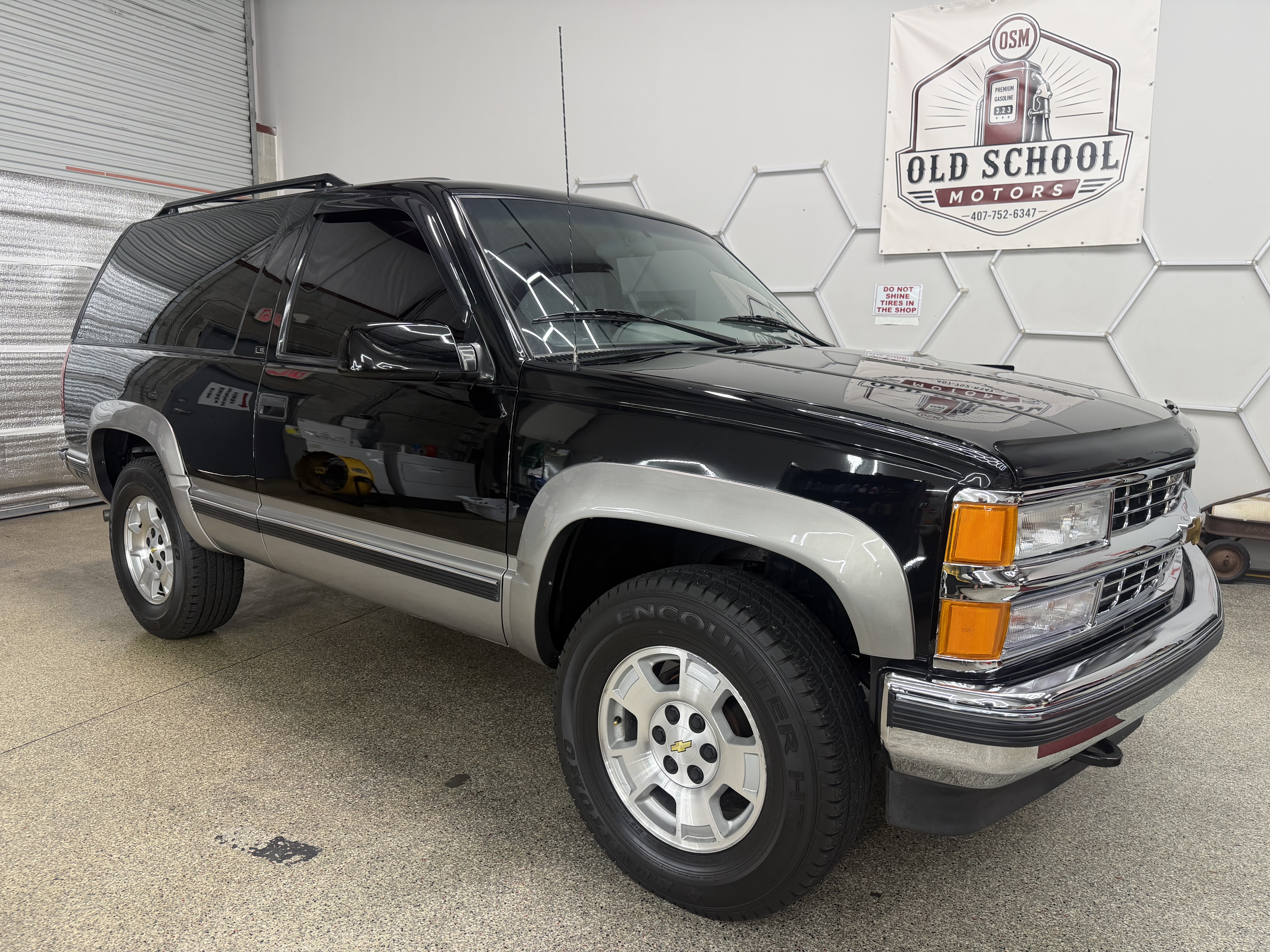 Used 1995 Chevrolet Tahoe 4WD 2-Door image 13