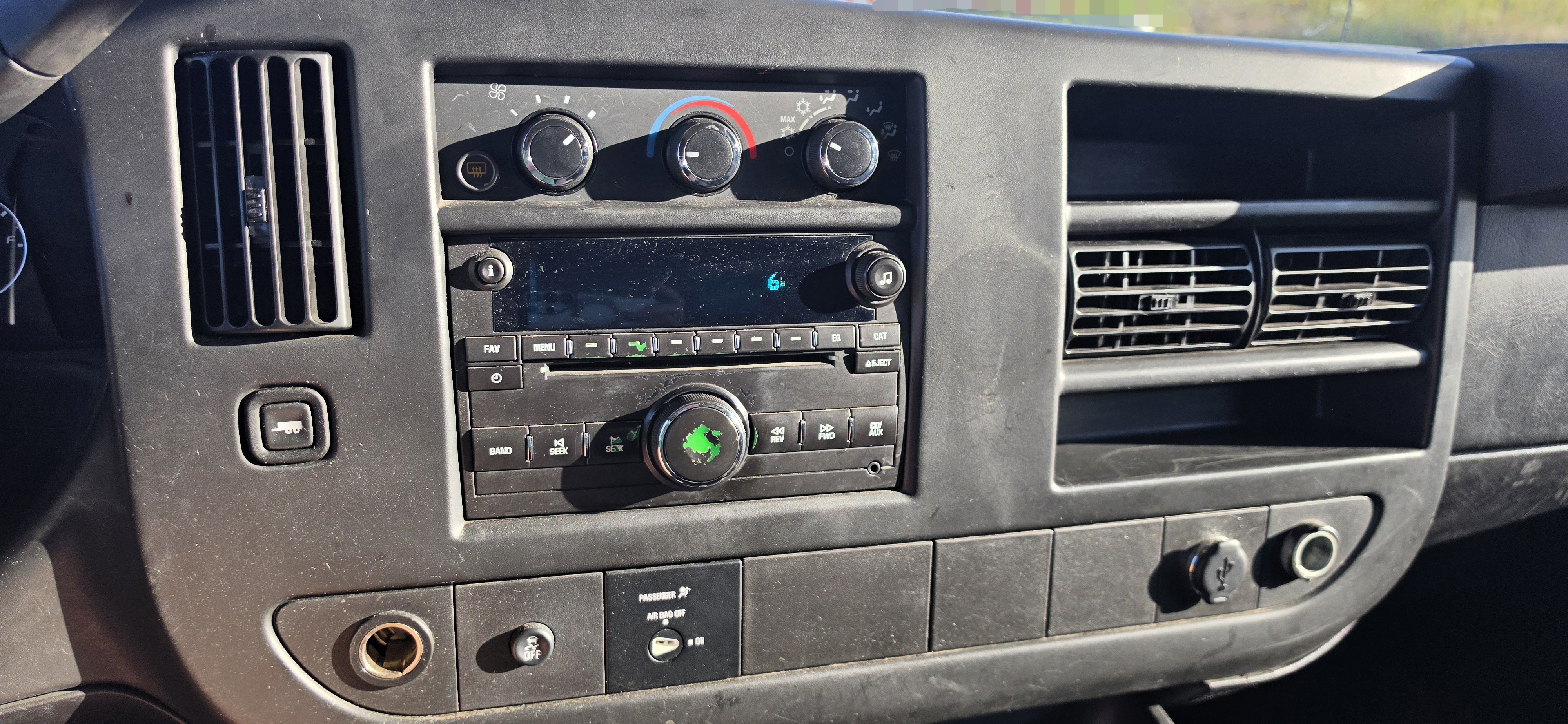 Used 2014 Chevrolet Express 3500 LT w/ LT Preferred Equipment Group RWD image 19