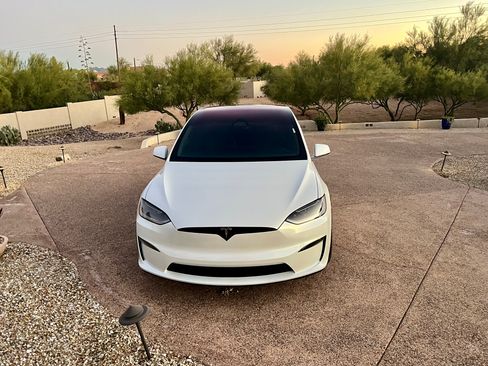 Used 2023 Tesla Model X image 9