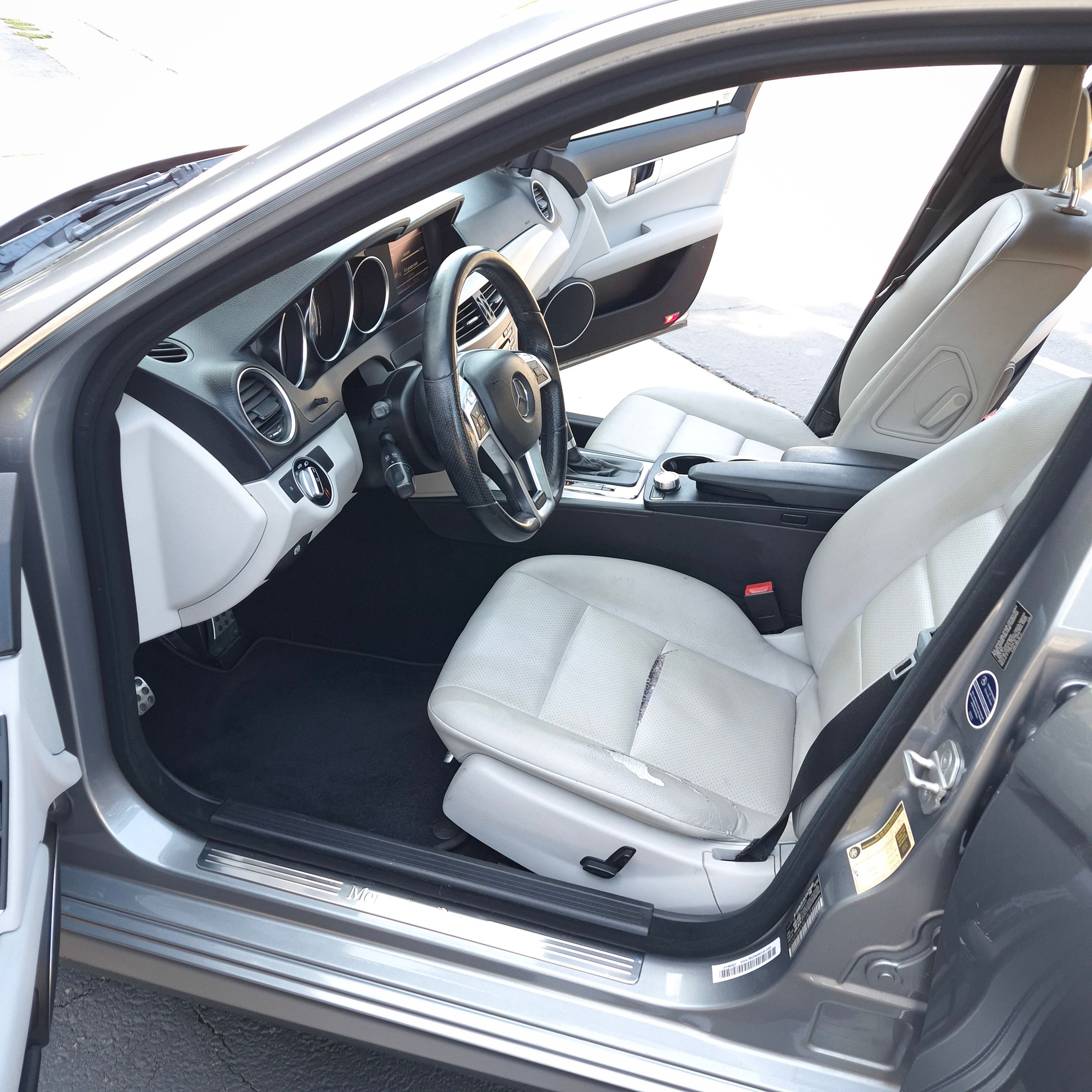Used 2012 Mercedes-Benz C 250 Sedan image 5