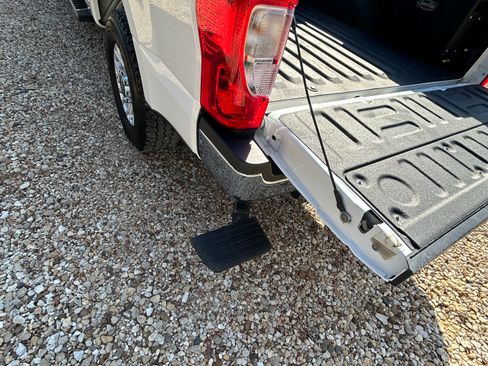 Used 2020 Ford F250 XL w/ STX Appearance Package image 11
