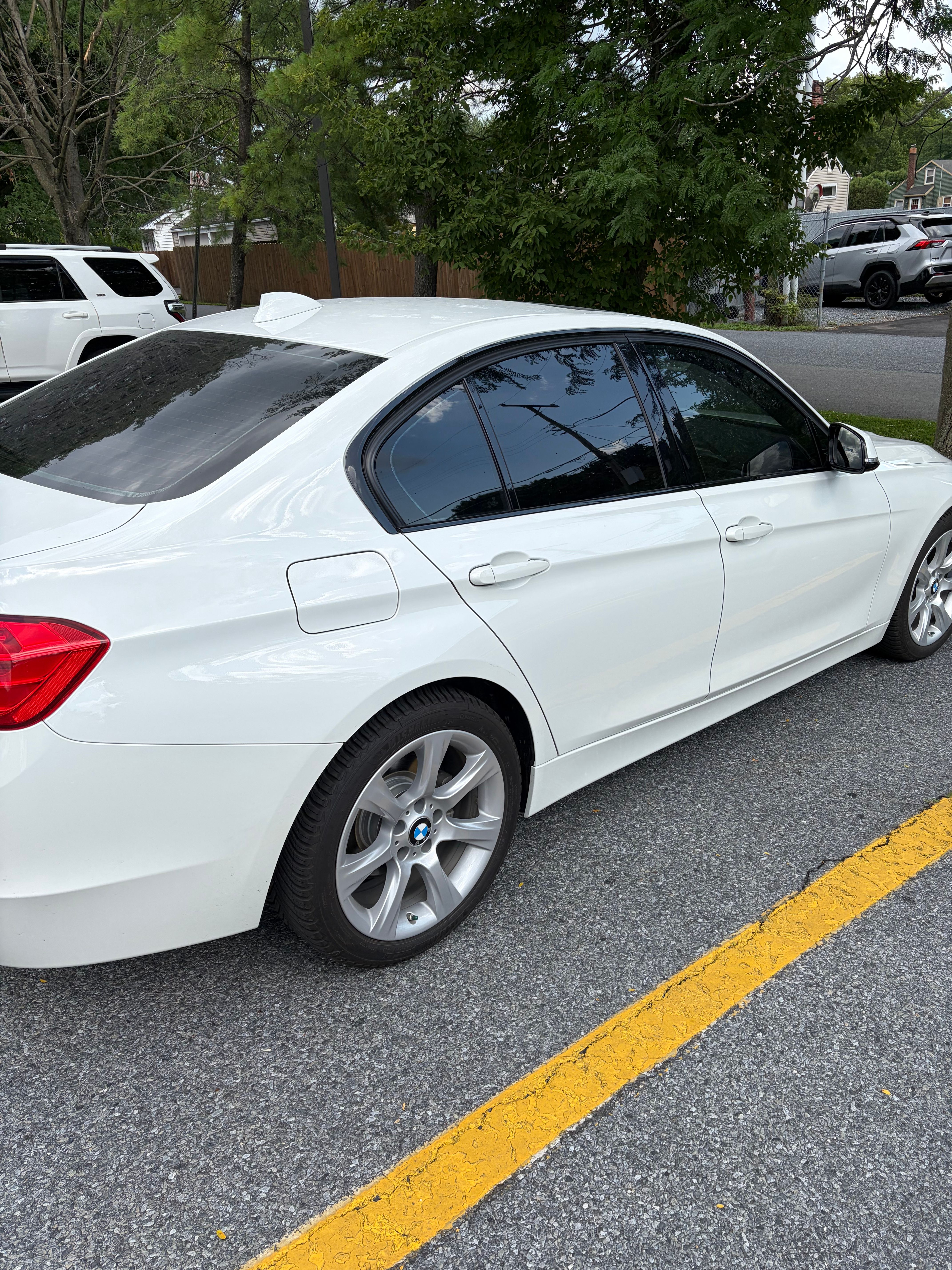 Used 2015 BMW 320i Sedan RWD image 11