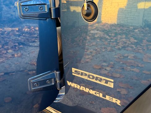 Used 2010 Jeep Wrangler Sport image 13