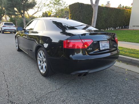 Used 2010 Audi A5 2.0T Premium w/ Bluetooth/Homelink Pkg image 4