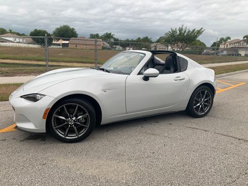 Used 2018 MAZDA MX-5 Miata RF Grand Touring image 10