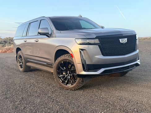 Used 2021 Cadillac Escalade ESV Sport Platinum image 5