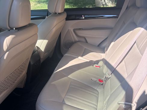 Used 2012 Kia Sorento EX w/ EX V6 Premium Pkg image 10