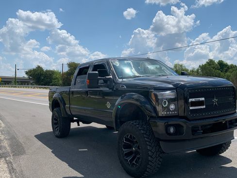 Used 2015 Ford F250 Lariat w/ Lariat Ultimate Package image 2