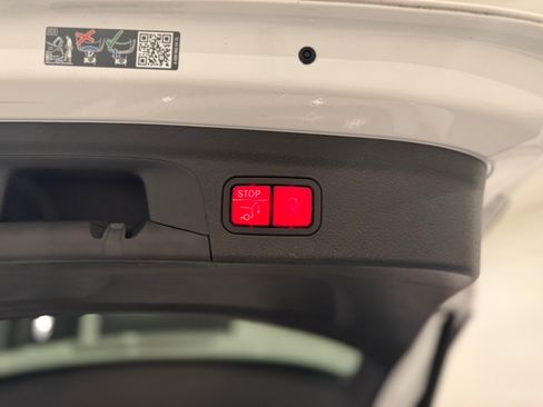 Used 2024 Mercedes-Benz GLE 450e 450e 4MATIC Sport Utility 4D image 12