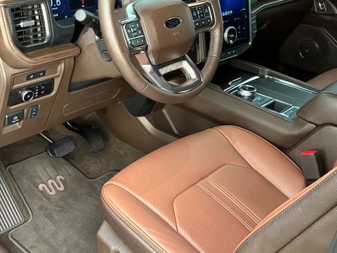 Used 2024 Ford Expedition King Ranch RWD image 9