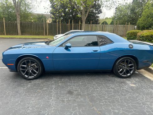 Used 2021 Dodge Challenger SXT w/ Blacktop Package image 4