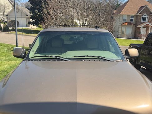 Used 2003 Chevrolet Tahoe LT image 1