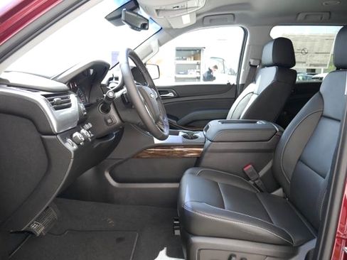 Used 2019 Chevrolet Tahoe LT w/ Luxury Package AWD/4WD image 16