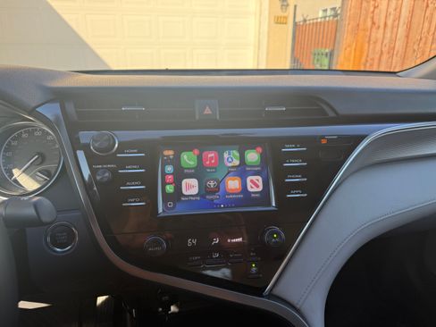 Used 2018 Toyota Camry SE w/ Moonroof Package FWD image 13