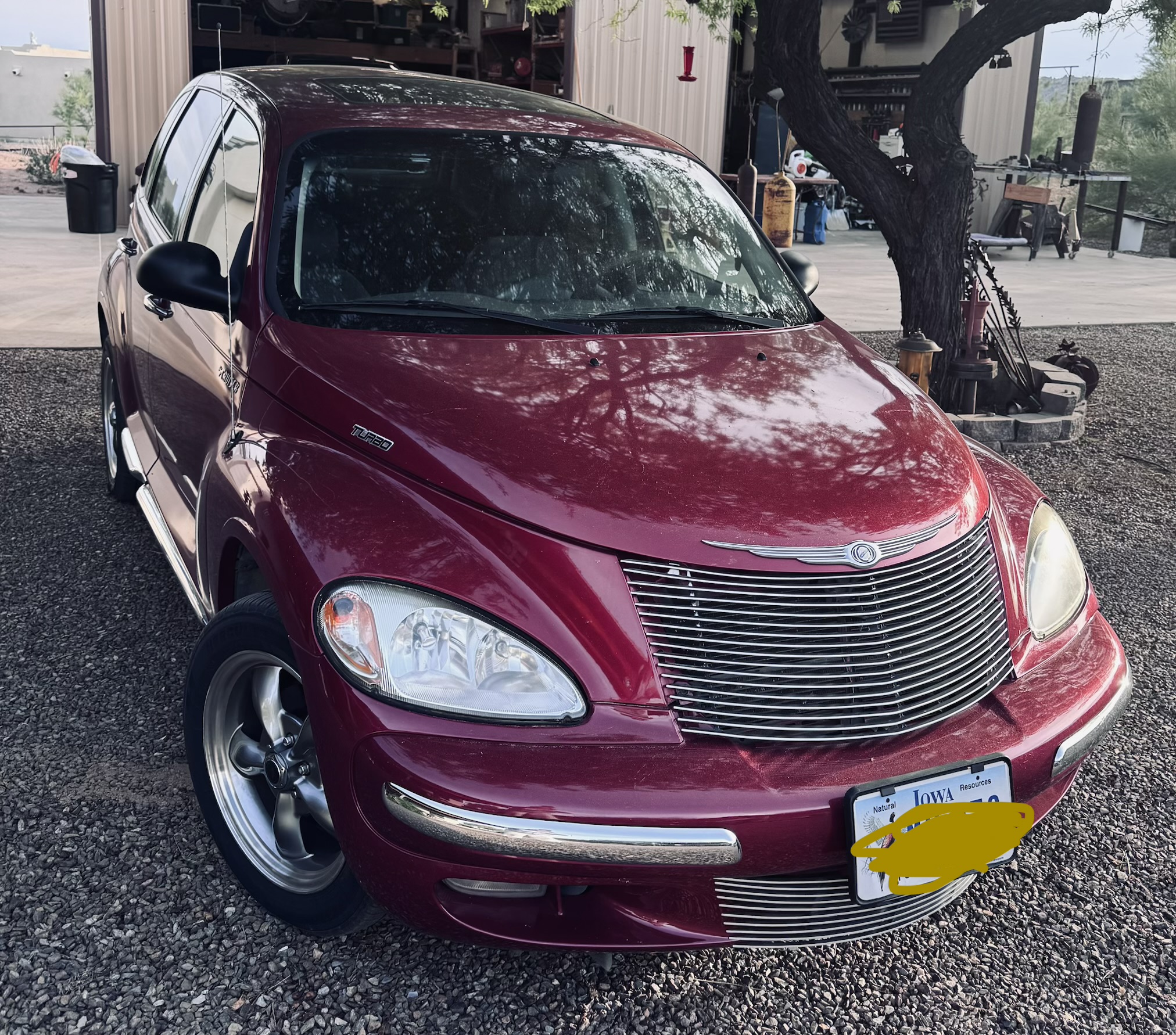 Used 2005 Chrysler PT Cruiser Limited FWD image 2