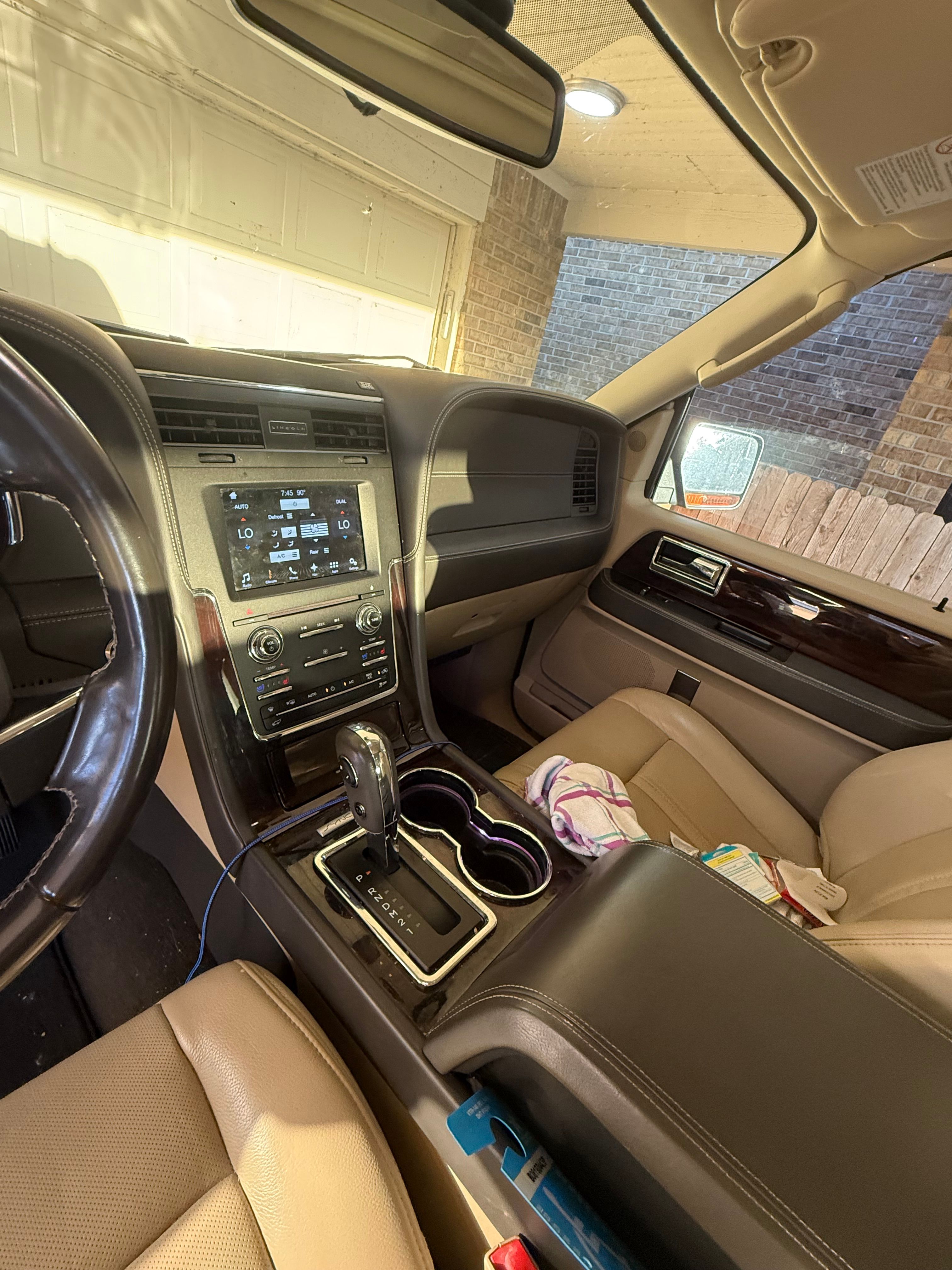 Used 2017 Lincoln Navigator L Reserve RWD image 8
