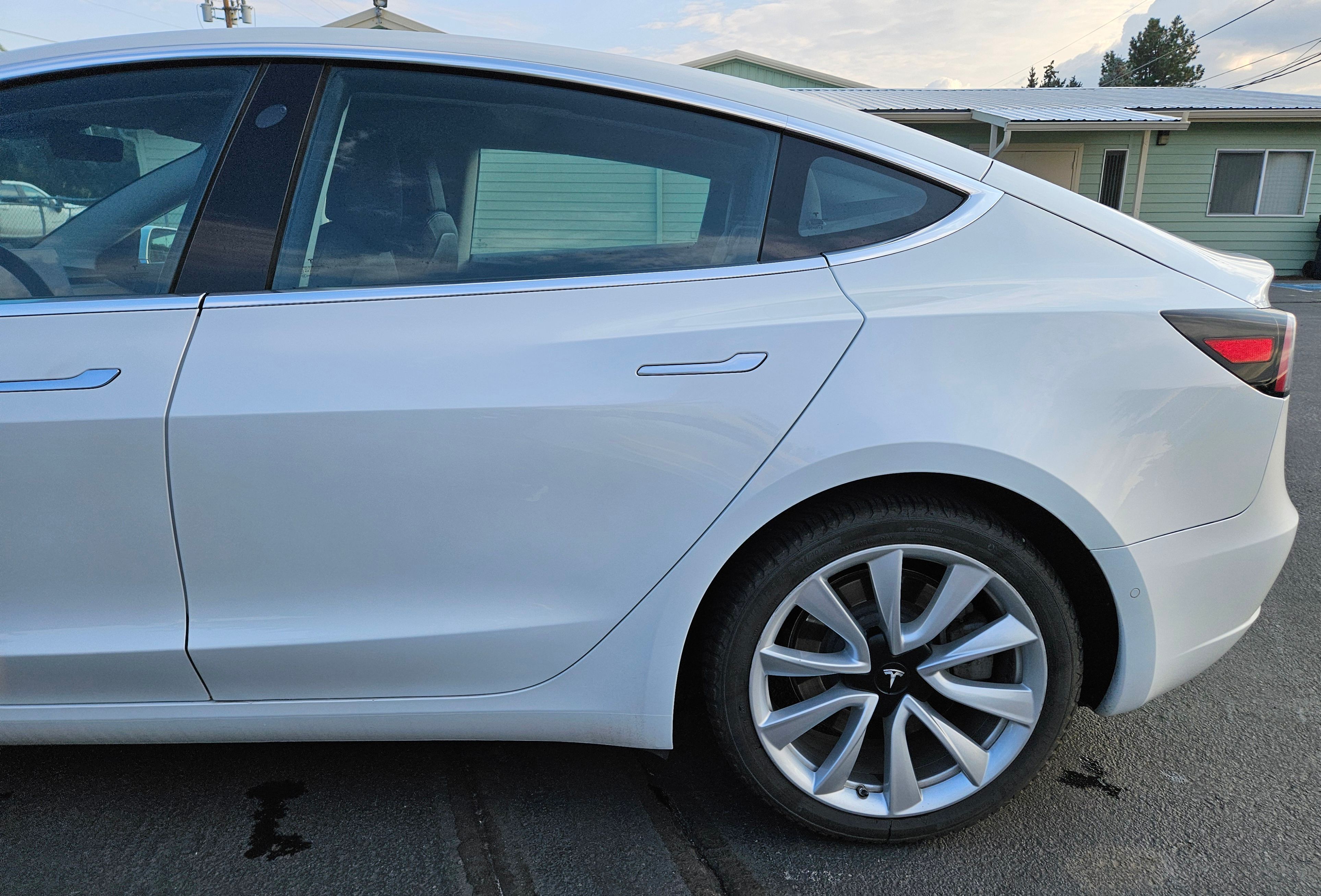 Used 2020 Tesla Model 3 Standard Range Plus RWD image 17