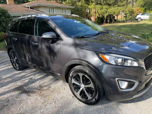 Used 2018 Kia Sorento EX image 5