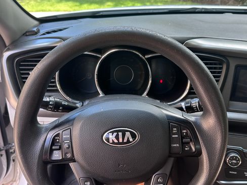 Used 2013 Kia Optima LX FWD image 12