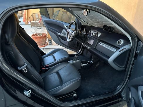 Used 2013 smart fortwo passion image 4