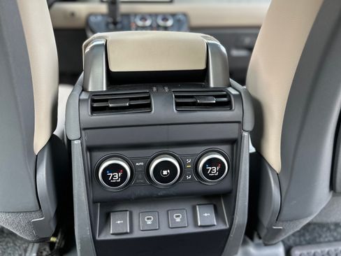 Used 2022 Land Rover Defender 110 S image 16
