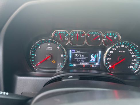 Used 2018 Chevrolet Silverado 1500 LT w/ Texas Edition RWD image 16