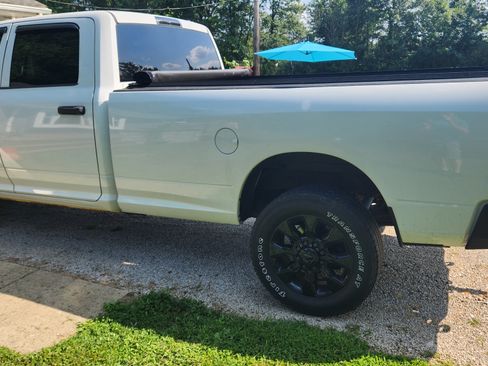 Used 2012 RAM 2500 ST w/ Chrome Appearance Group image 8