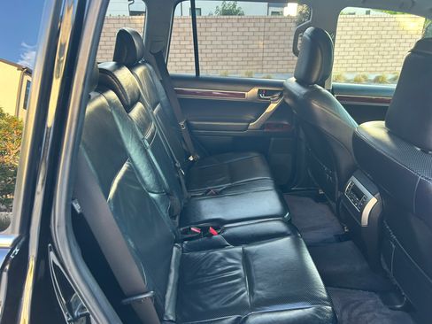 Used 2016 Lexus GX 460 w/ Premium Package AWD/4WD image 9