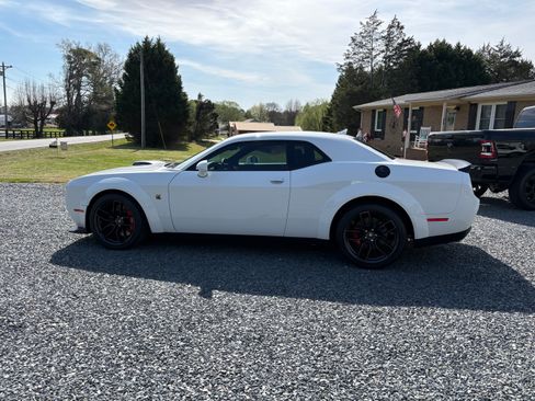 Used 2021 Dodge Challenger R/T Scat Pack image 1