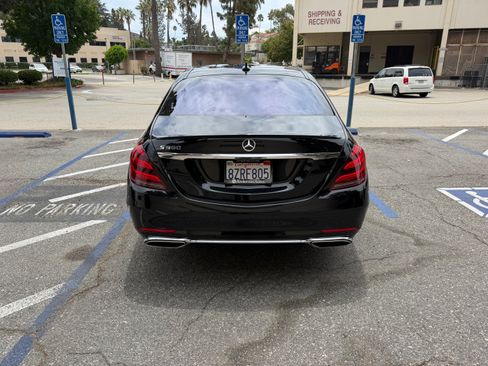 Used 2018 Mercedes-Benz S 560 Sedan image 2