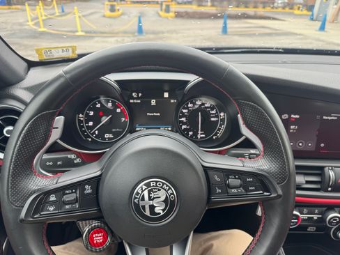 Used 2021 Alfa Romeo Giulia Ti Sport image 10