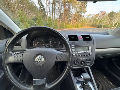 Used 2009 Volkswagen Jetta TDI image 9