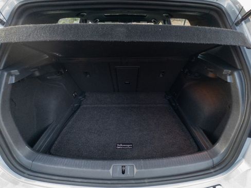 Used 2019 Volkswagen GTI SE image 11