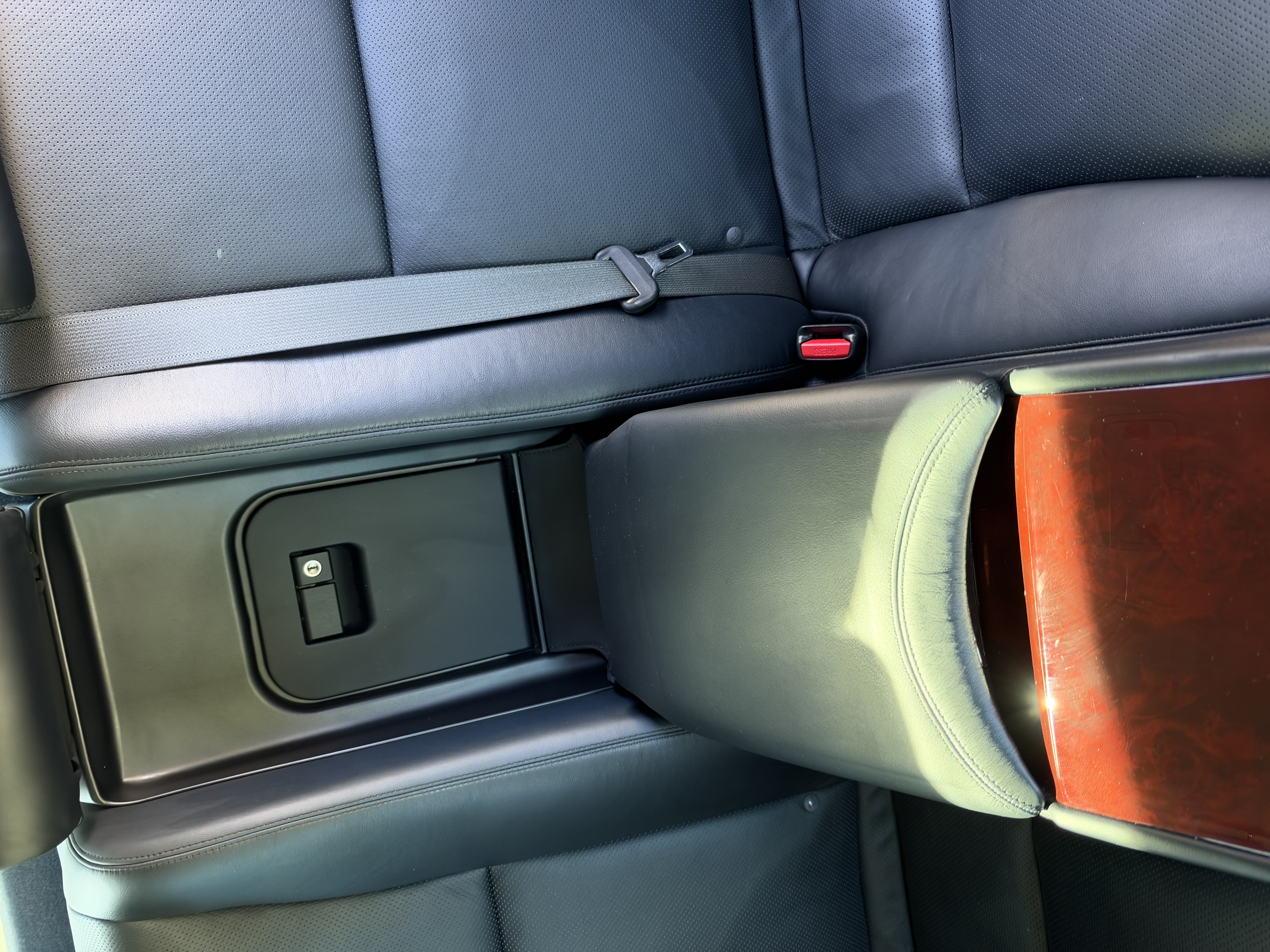 Used 2008 Lexus LS 460 RWD image 28