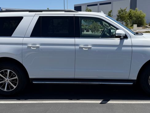 Used 2019 Ford Expedition Max XLT w/ Equipment Group 202A RWD image 6