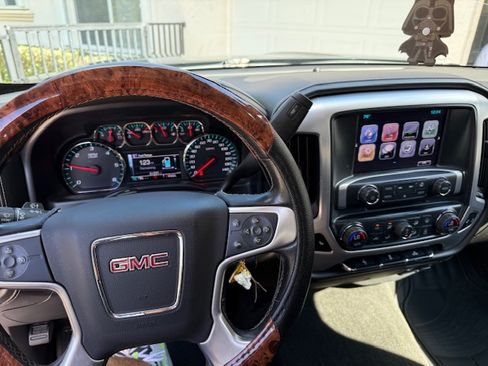 Used 2017 GMC Sierra 1500 SLT w/ SLT Premium Package image 18