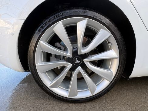 Used 2019 Tesla Model 3 Standard Range Plus image 20